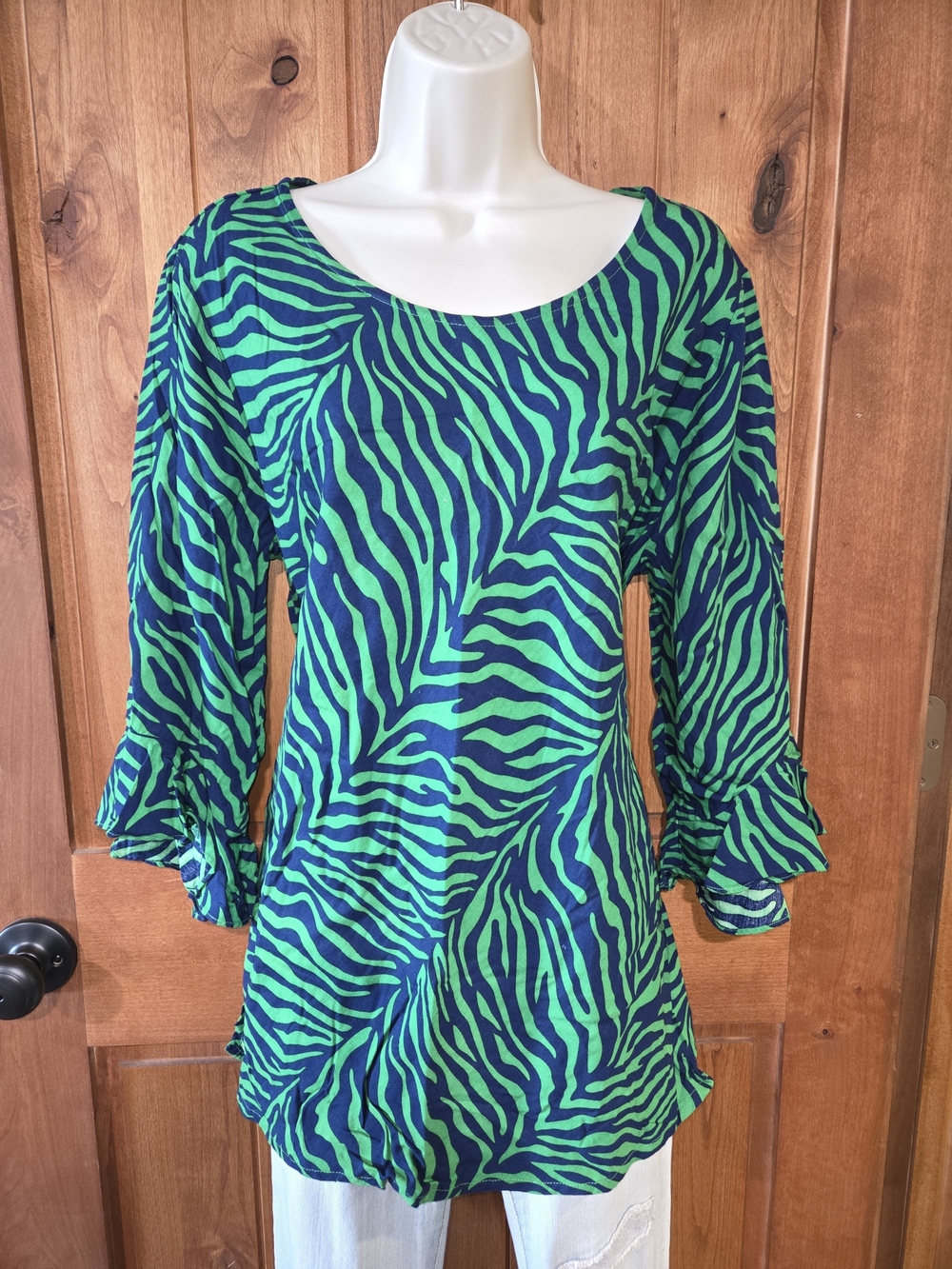 escapada Green & Navy Zebra-Printโ Scoop Neck Blouse